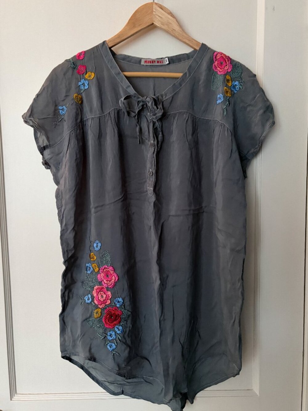 Johnny Was Grey and Floral Embroidered Blouse Womens Size Medium